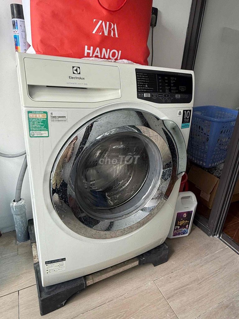 Máy giặt Electrolux 8kg cửa trước, có inverter. Mua bán Máy giặt tại Quận Tây Hồ Hà Nội được đăng bởi mr Dzung hình 1
