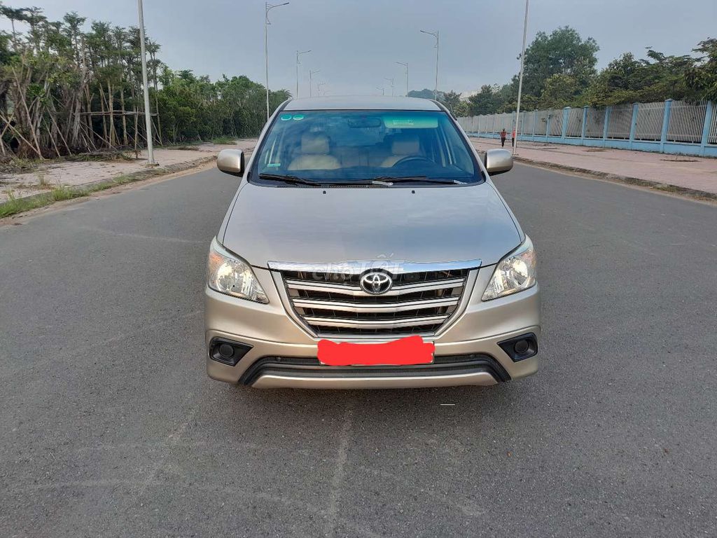 Toyota Innova 2015 2.0G