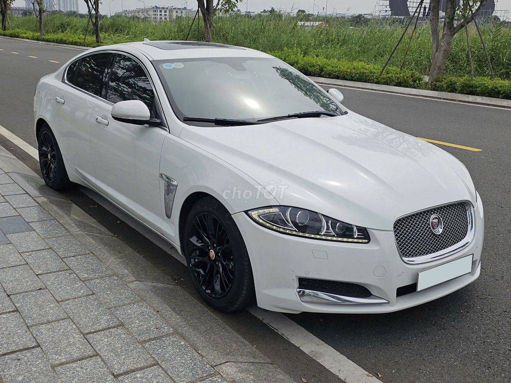 Jaguar XF 2014 2.0 AT - 125000 km. Mua bán Ô tô tại Thành phố Thủ Đức Tp Hồ Chí Minh được đăng bởi SÀN Ô TÔ VIỆT NAM SÀI GÒN hình 1