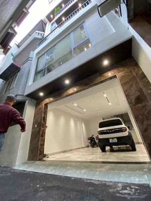 BÁN NHÀ PHỐ NGUYỄN VĂN CỪ GẦN CẦU CHƯƠNG DƯƠNG 50m2 XÂY 6 TẦNG