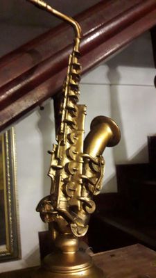 Bán mô hình kèn saxophone  và chân nến đồng cổ
