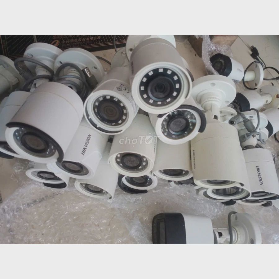 Thanh lý bộ 4 camera đầu ghi ổ cứng nguồn. Mua bán Máy ảnh, Máy quay tại Quận Cẩm Lệ Đà Nẵng được đăng bởi Limbo Camera hình 1