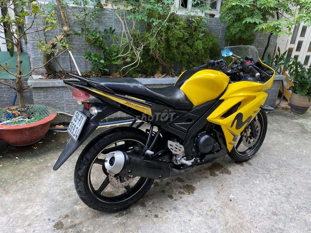 R15 xe đẹp zin đi rất ít bstp 9 chủ. Mua bán Xe máy tại Quận Tân Phú Tp Hồ Chí Minh được đăng bởi phong hình 4