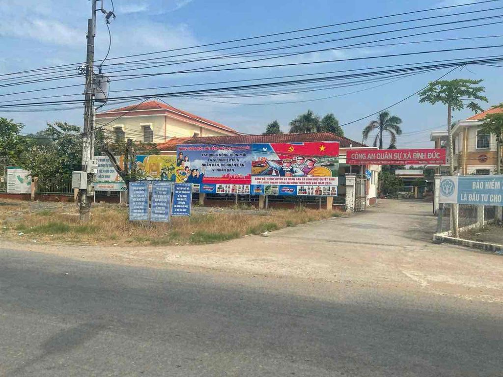 Đất thổ vườn 2 mặt tiền sông lớn đg ô tô tải cách 816 tầm 300m. Mua bán đất tại Huyện Bến Lức Long An được đăng bởi Phan Anh Khoa hình 1