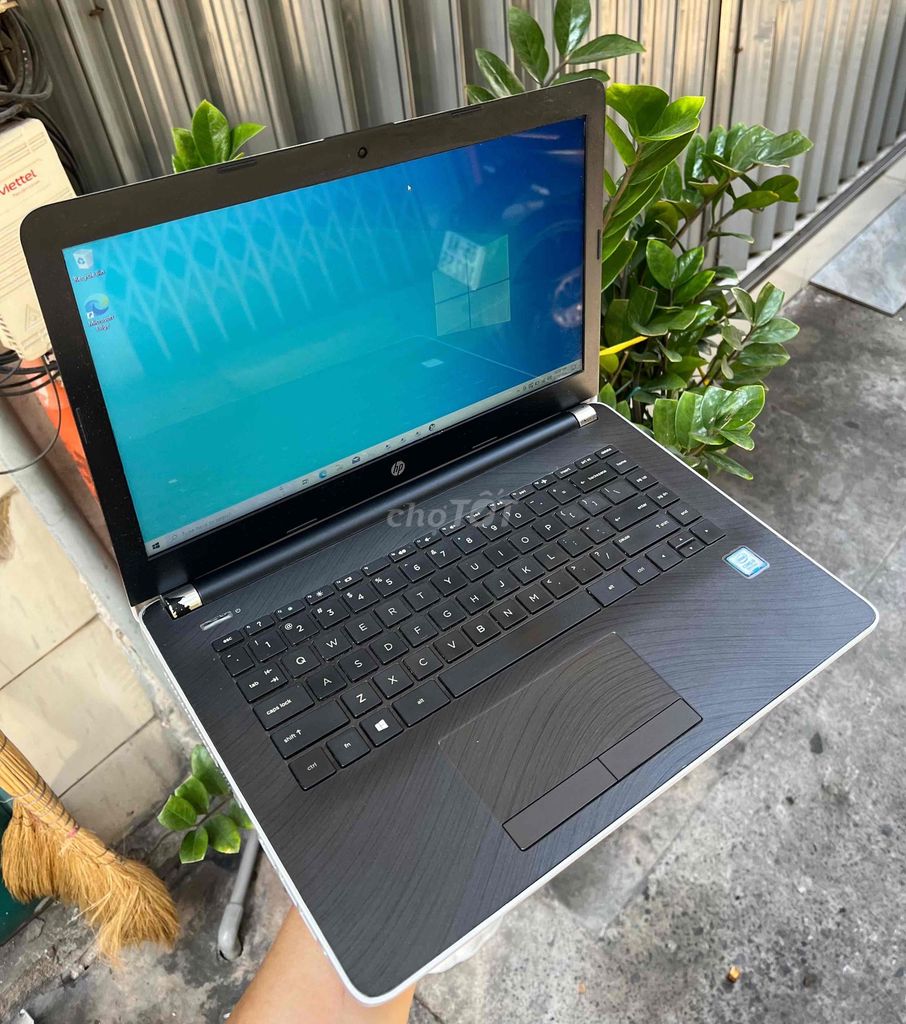 HP 14-bs111TU i5-8250U 14 inch 8GB/120GB. Mua bán Laptop tại Quận 5 Tp Hồ Chí Minh được đăng bởi Nguyễn Hoa hình 1
