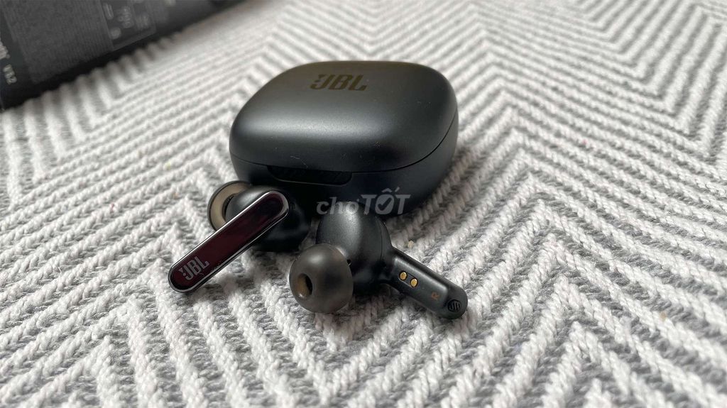 Tai nghe không dây JBL Live Pro 2 Đen 98%. Mua bán Tivi, Âm thanh tại Quận 4 Tp Hồ Chí Minh được đăng bởi Thiện hình 1
