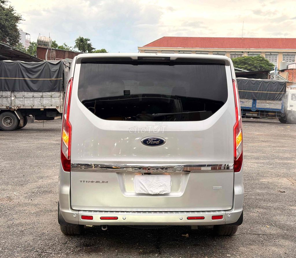 Ford Tourneo Titanium 2019 Серебристый металлик