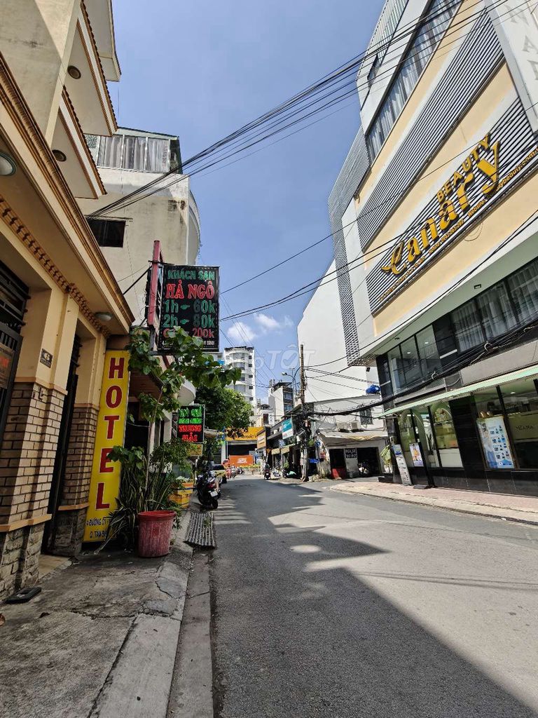 CỘNG HÒA P.13 KẾ SÂN BAY - HIẾM NHÀ BÁN - NHÀ 4 TẦNG 90M2 HƠN 5M NGANG