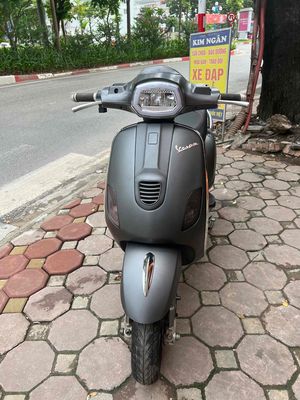 Bán xe điện Vespa RomaS đèn vuông đời cao. Mua bán Xe điện tại Quận Bắc Từ Liêm Hà Nội được đăng bởi Kim ngân