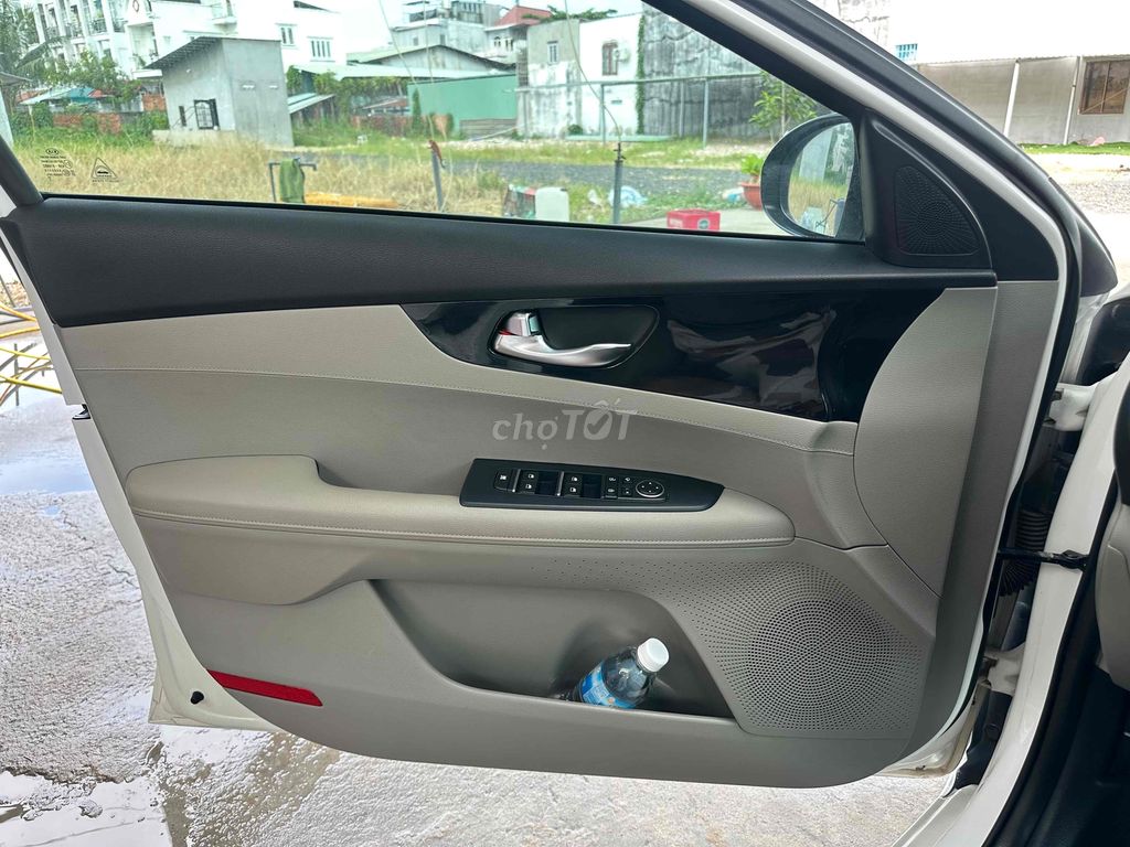 Kia Cerato 2019 1.6 luxury - 70000 km