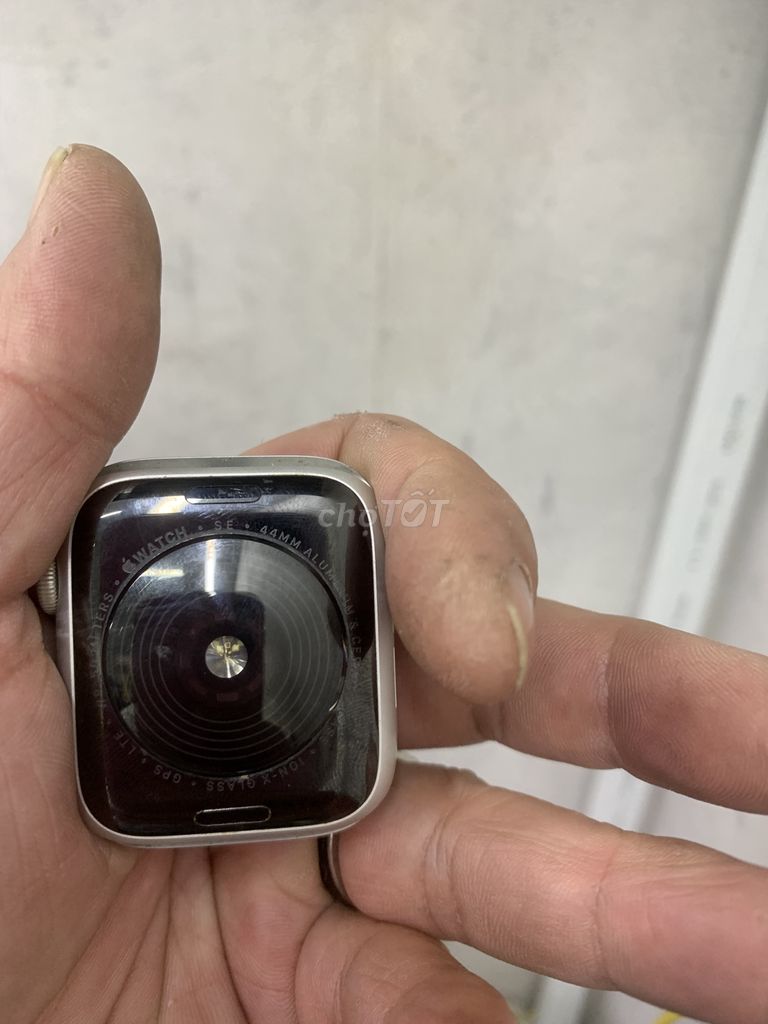 applewatch se-44 màu trắng chưa qua sửa chữa