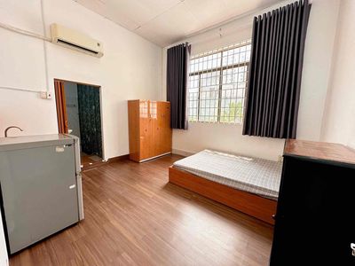 Phòng Full Nội Thất Cửa Sổ To - Gần UFM Và TDT Tiện qua quận Trung Tâm