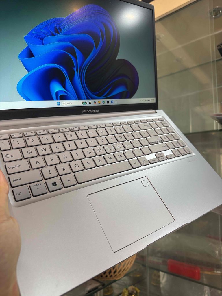 Asus Vivobook i7 15.6 inch 16GB/512GB. Mua bán Laptop tại Quận Gò Vấp Tp Hồ Chí Minh được đăng bởi Thanh lí cầm đồ hình 1