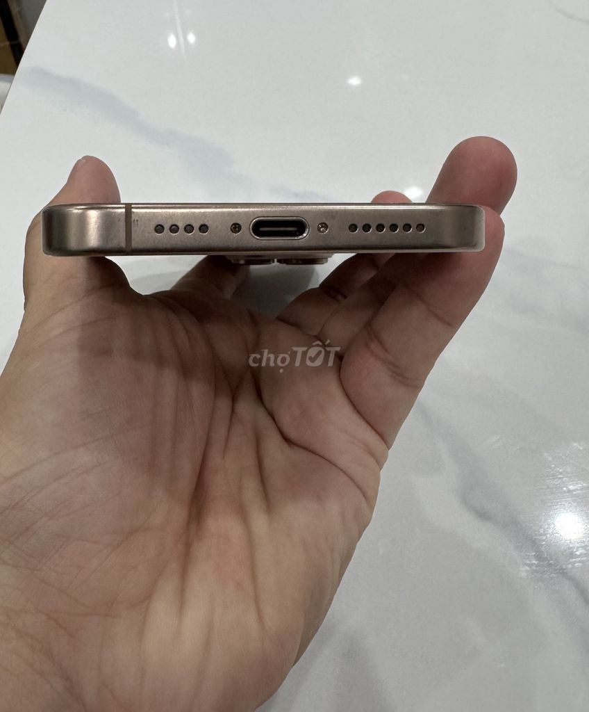 Apple iPhone 16 Pro Max 256GB Vàng. Mua bán Điện thoại tại Quận 8 Tp Hồ Chí Minh được đăng bởi TRẦN NGỌC PHƯƠNG hình 1