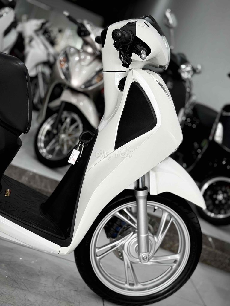 Sh125i 2018 Lướt chính chủ ký ( Hỗ trợ GÓP ) 🔥🔥🔥. Mua bán Xe máy tại Thị xã Phú Mỹ Bà Rịa - Vũng Tàu được đăng bởi Cửa Hàng Xe Máy Phú Mỹ hình 6