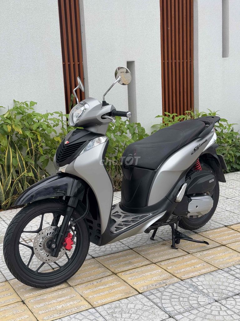 Hon Da Sh mode dk 2020 phanh abs . chính chủ. Mua bán Xe máy tại Quận Cẩm Lệ Đà Nẵng được đăng bởi 153 Đường 2 tháng 9 Hoà cường Tp Đà Nẵng  hình 3