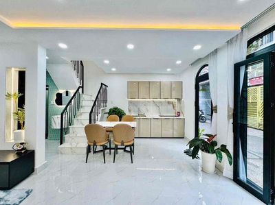Nhà phố 33 m² · 2 PN · Đường Hoàng Hoa Thám