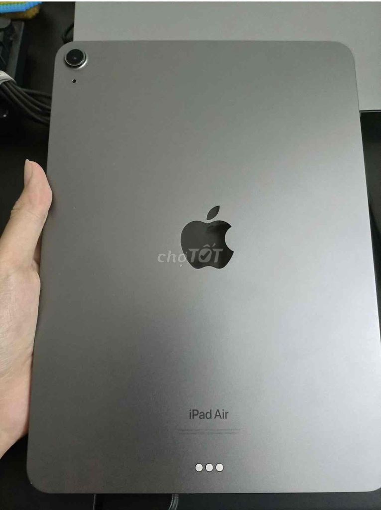 Apple iPad Air 5 Xám giao lưu lên Pro. Mua bán Máy tính bảng tại Quận Bình Thạnh Tp Hồ Chí Minh được đăng bởi Tran Kim Tuyen hình 1