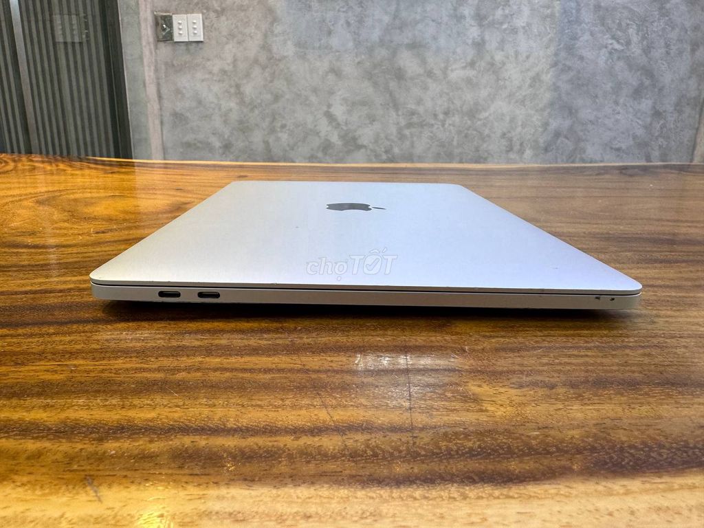 Apple MacBook Pro 2020 13’’ M1/8G/256GB used
