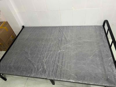 Giường xếp gấp gọn có đệm like new (sd 1tháng). Mua bán Giường, chăn ga gối nệm tại Huyện Nhà Bè Tp Hồ Chí Minh được đăng bởi Nguyễn Hữu Duy