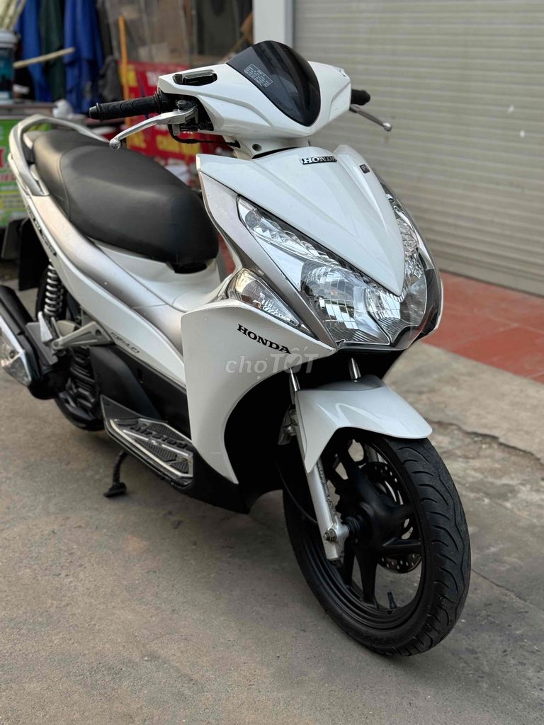 Honda Air Blade White 2012 Fi красивая машина ездит меньше