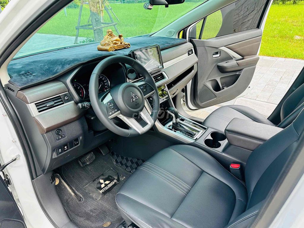 Mitsubishi Xpander 2024 Trắng 5 vạn km