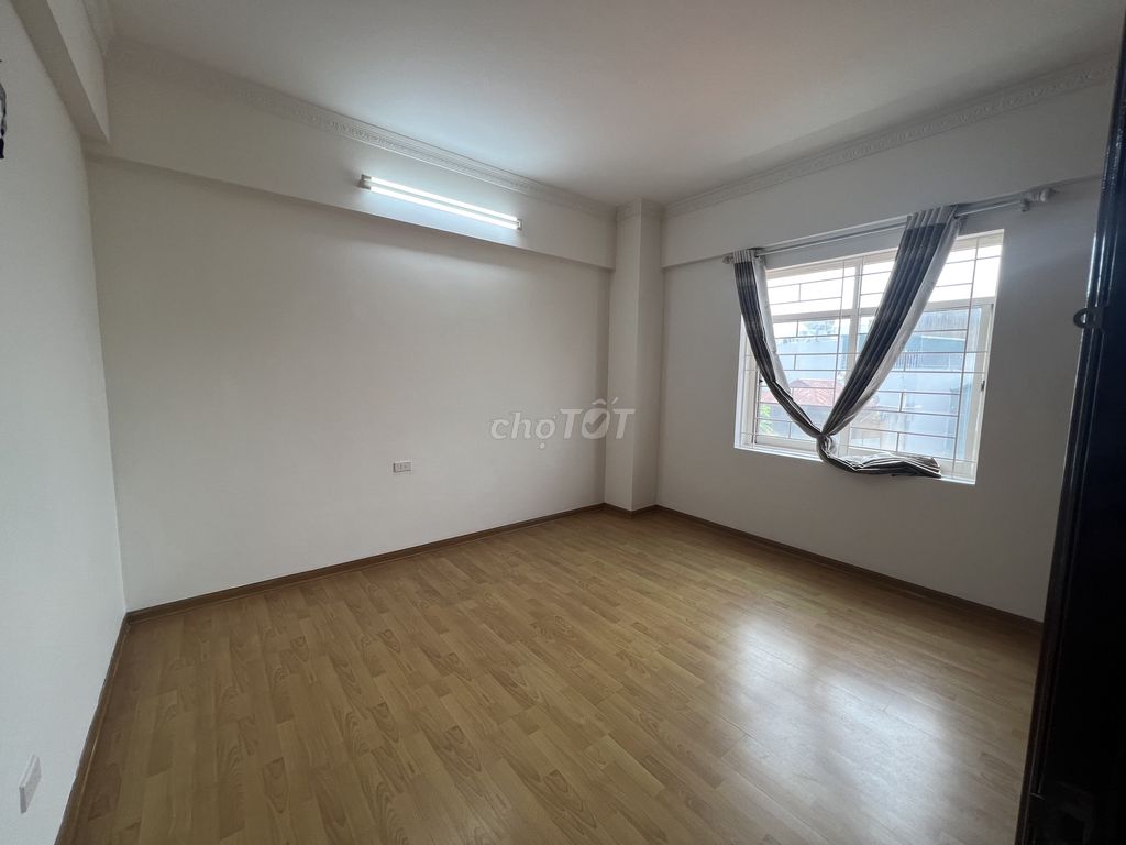 Bán căn hộ chung cư 612 nhà OCT2 ĐN3 bắc Linh Đàm, 108m2m2, 3PN, 2WC,