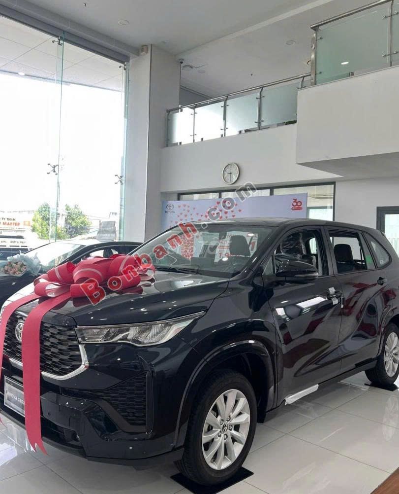 Toyota Innova Cross 2.0 CVT 2025 - 795 Triệu. Mua bán Ô tô tại Thành phố Thủ Đức Tp Hồ Chí Minh được đăng bởi Thảo Ly Suối Tiên Ford hình 1