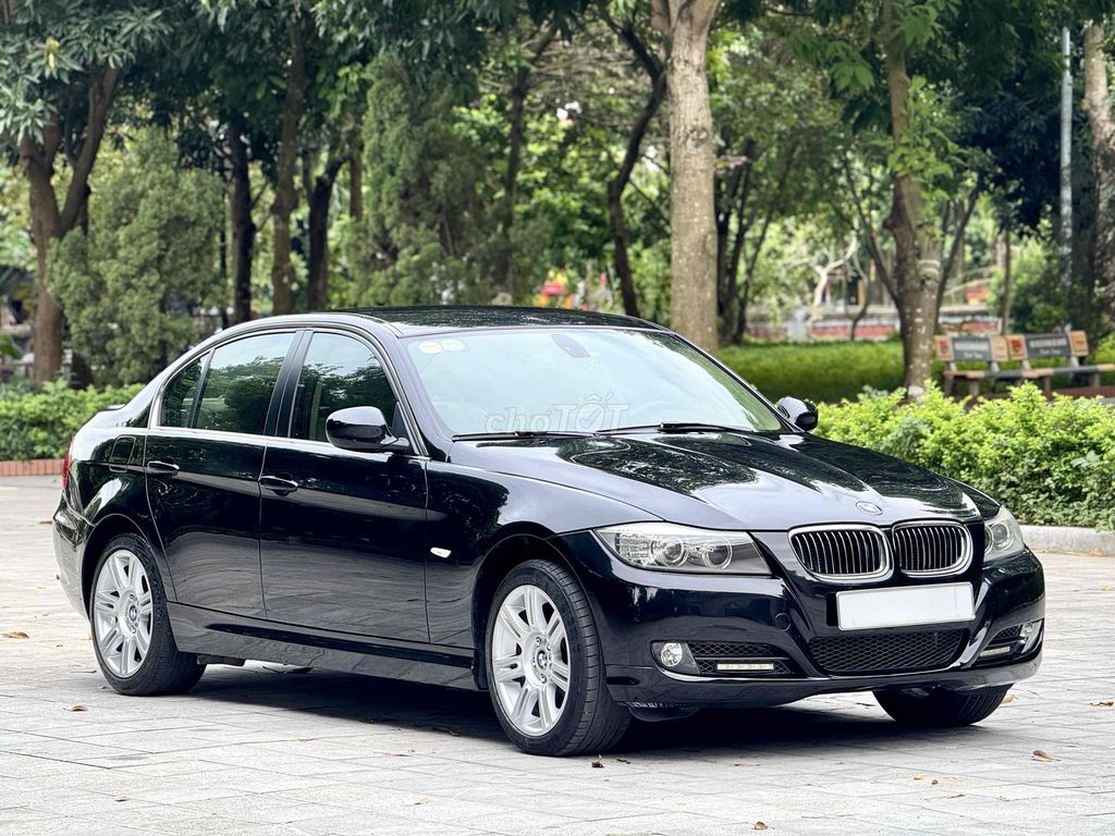 BMW 3 Series 325i 2010. Mua bán Ô tô tại Quận Long Biên Hà Nội được đăng bởi Tạ Dũng hình 2