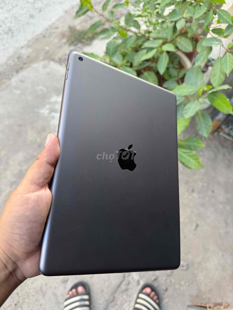 Apple iPad Gen 9 Wifi 64GB Xám. Mua bán Máy tính bảng tại Thành phố Trà Vinh Trà Vinh được đăng bởi tan tai nguyen huynh hình 1
