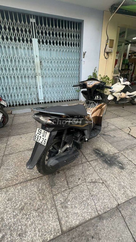 Honda air blade 2014 mới 90% biển số thành phố. Mua bán Xe máy tại Quận Tân Phú Tp Hồ Chí Minh được đăng bởi Tuanduy hình 2