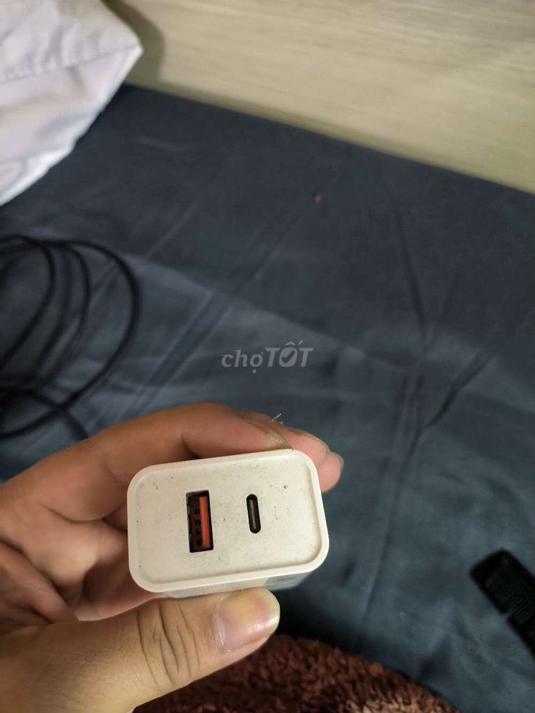 Củ sạc điện thoại 20W 2 cổng. Mua bán Phụ kiện (Màn hình, Chuột...) tại Quận Tân Bình Tp Hồ Chí Minh được đăng bởi châu hình 1