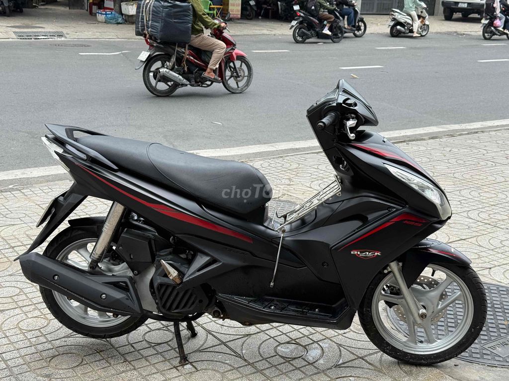 Honda Air Blade черный скутер