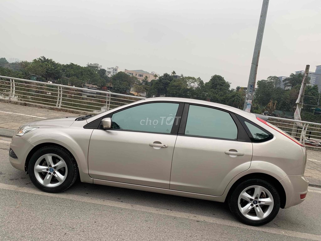 Ford Focus 2011 tự động còn rất mới