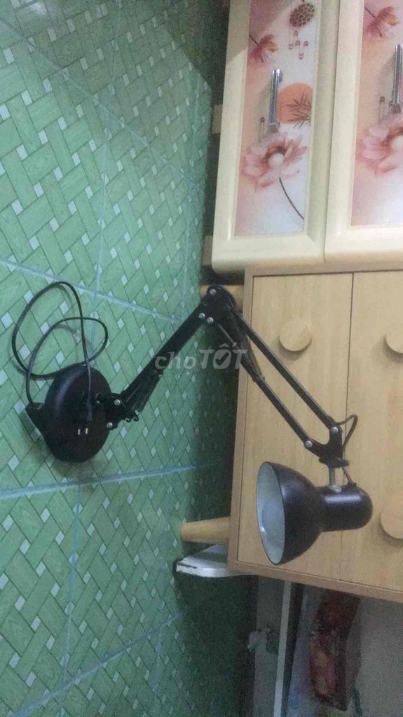 Đèn học để bàn Kim loại Đen rất mới giá 300k. Mua bán Đèn tại Thành phố Thủ Đức Tp Hồ Chí Minh được đăng bởi trí hình 1