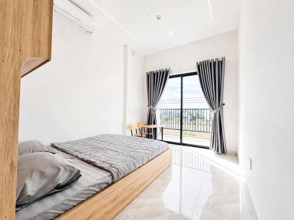 Quiet furnished studio with balcony on Bờ Quan 17 — photo 1