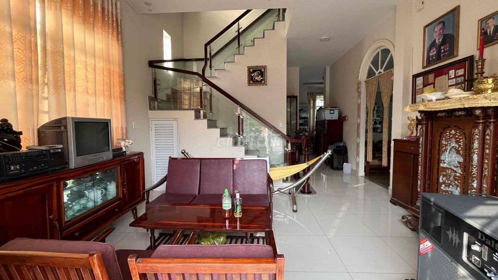 Biệt thự gia đình tôi cần bán tại Bình Dương. Mua bán nhà ở tại Huyện Dầu Tiếng Bình Dương được đăng bởi Trần Nguyên hình 3