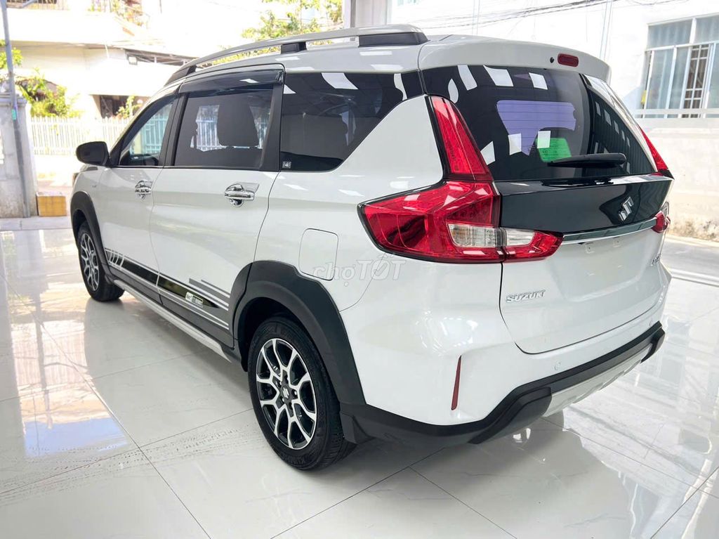 Suzuki XL7 2022 белый импорт