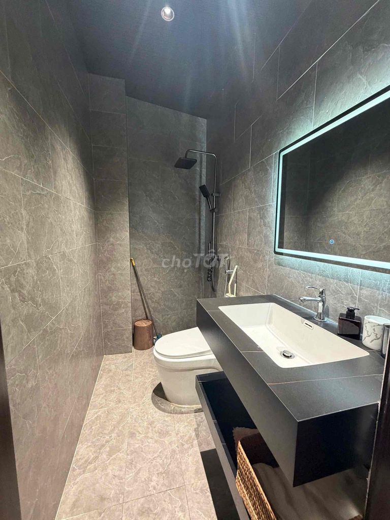Furnished 3-storey house with en-suite bedrooms off Trần Cao Vân — photo 7