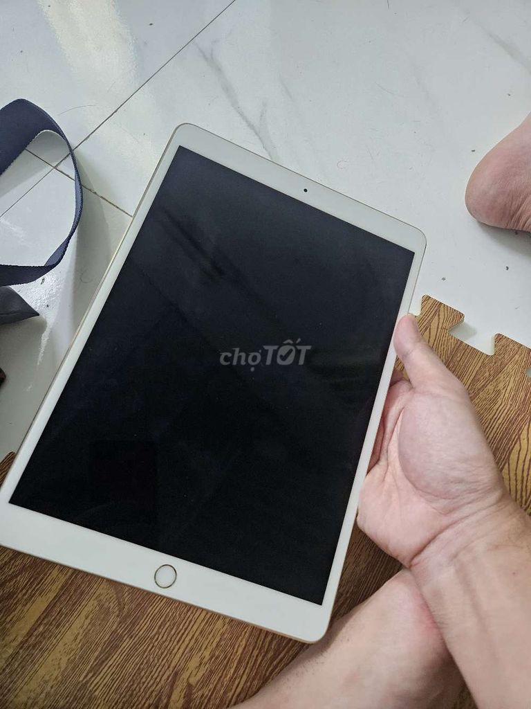Apple iPad Pro 10.5 64GB Vàng giá xác. Mua bán Máy tính bảng tại Quận Thanh Xuân Hà Nội được đăng bởi HĐN hình 1
