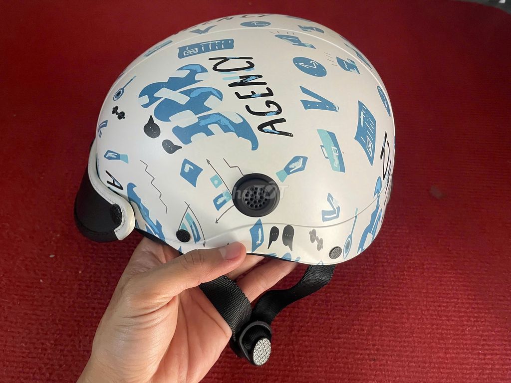 Mũ bảo hiểm Trắng. Mua bán Phụ kiện thời trang khác tại Thành phố Thủ Dầu Một Bình Dương được đăng bởi Tuấn hình 1