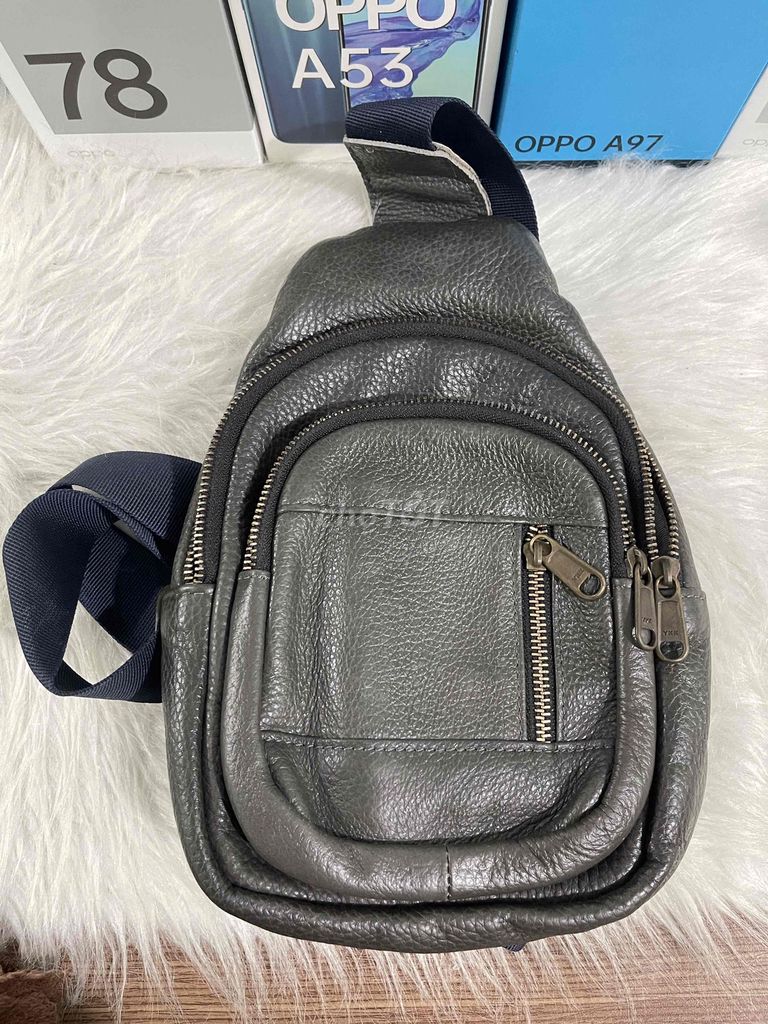 Túi đeo chéo nam da bò Đen 💯 mới. Mua bán Túi xách tại Thành phố Bến Tre Bến Tre được đăng bởi CỬA HÀNG THANH LÝ GIÁ RẺ hình 1