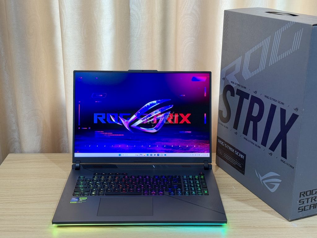 Asus ROG Strix G18 i9-14900HX,32,2T,RTX 4080 240Hz