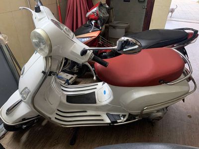 Piaggio Vespa 2012 màu Trắng