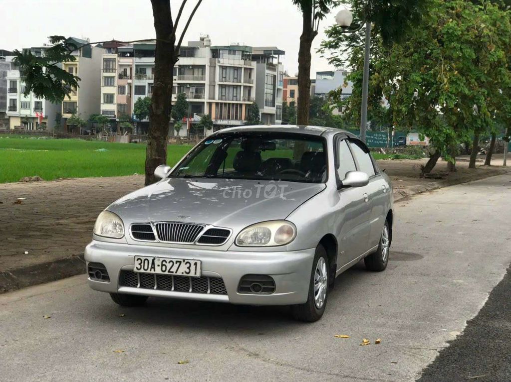 Daewoo Lanos 2004 Sedan Bạc 5 chỗ