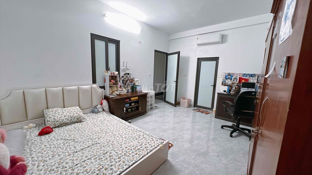 Phòng vskk, mới, sạch, đẹp
