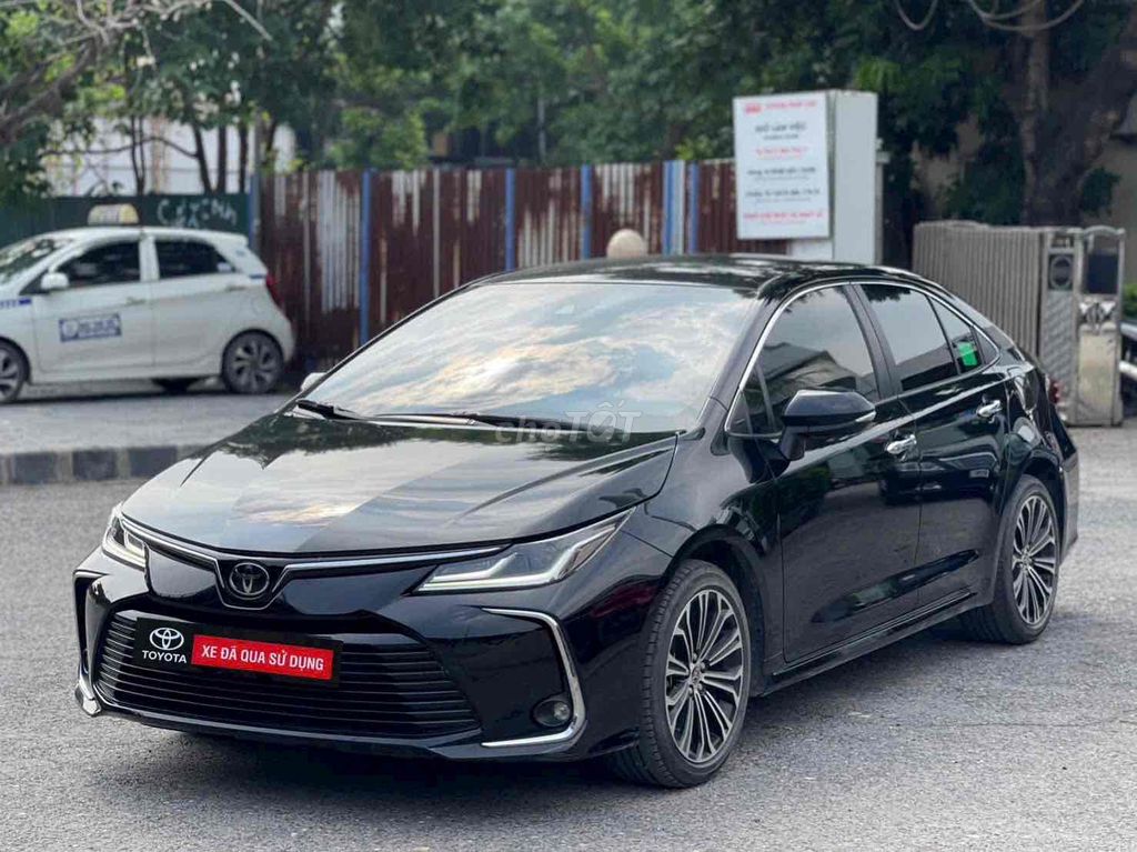 Toyota Corolla Altis 1.8V 2022 черный новый оригинал
