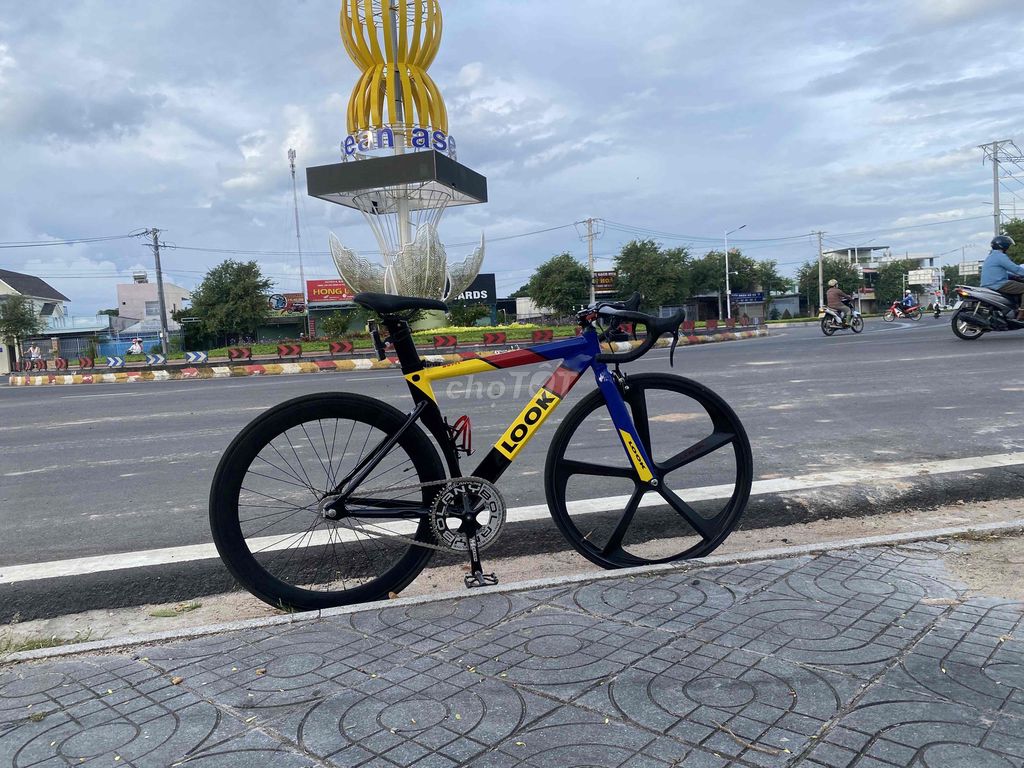 xe chạy rất ok moden sắc màu. Mua bán Xe đạp tại Huyện Long Điền Bà Rịa - Vũng Tàu được đăng bởi Kim luan hình 1