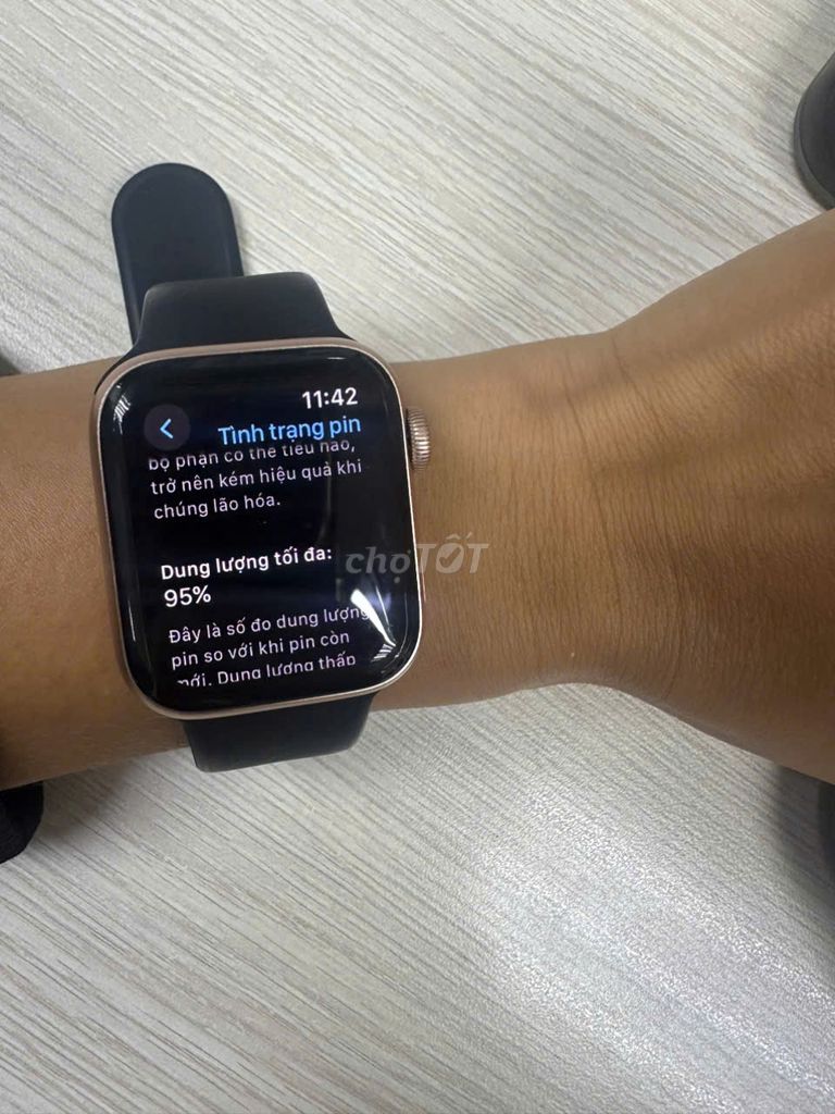 Apple Watch Series 4 40mm Hồng. Mua bán Thiết bị đeo thông minh tại Thị xã Bến Cát Bình Dương được đăng bởi Trang hình 1