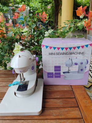 Máy may mini gia đìnhXài pin rời AA hoặc sạc DC 6V. Mua bán Nội thất, đồ gia dụng khác tại Quận 7 Tp Hồ Chí Minh được đăng bởi Vy Vy